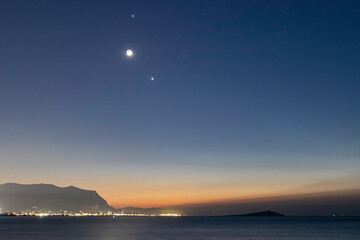 郑州通报5例感染者轨迹4人为小学生(郑州感染者活动轨迹)